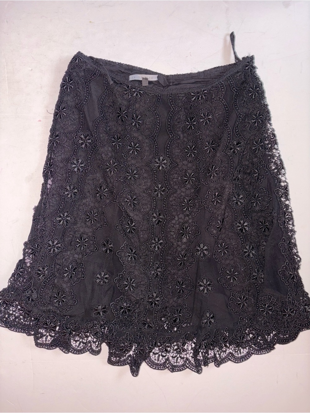 Antonio Melani Black Floral Lace Knee-Length Skirt, Scalloped Hem size 6